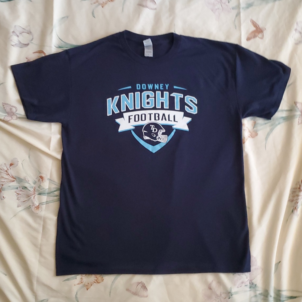 Gildan Thomas Downey Knights Football Shirt. Size Large. LN.
